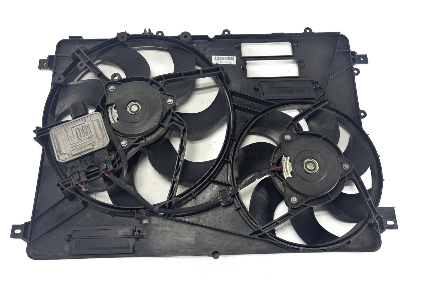 Thumbnail 6: 12-17 LR2 DISCOVERY SPORT RANGE ROVER EVOQUE L550 RADIATOR COOLING FAN & SHROUD