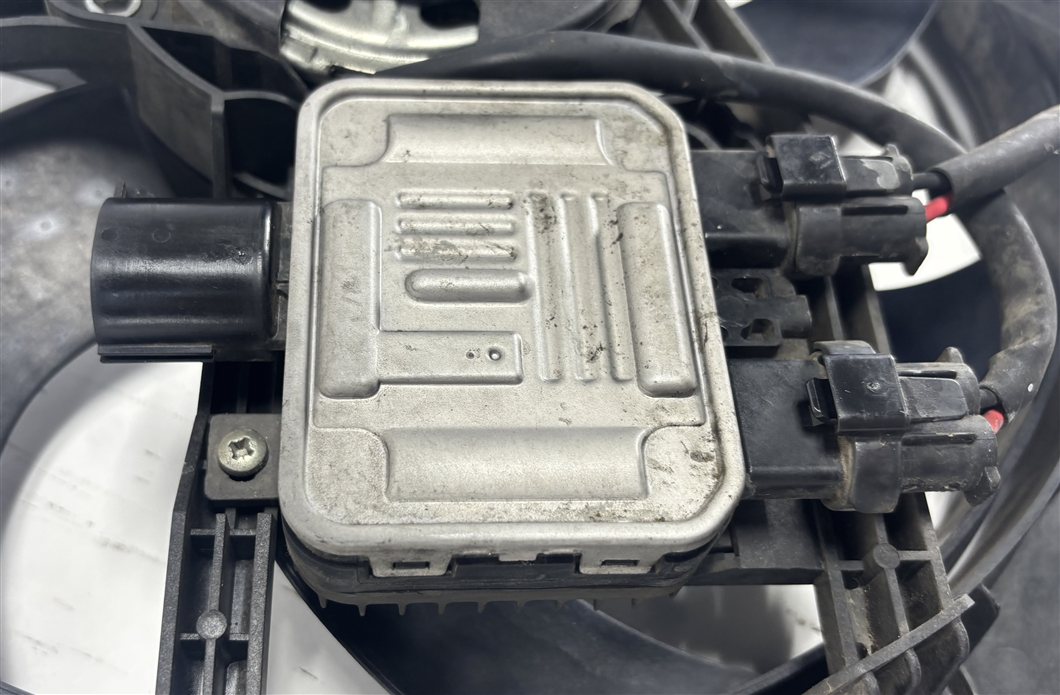 Thumbnail 7: 12-17 LR2 DISCOVERY SPORT RANGE ROVER EVOQUE L550 RADIATOR COOLING FAN & SHROUD