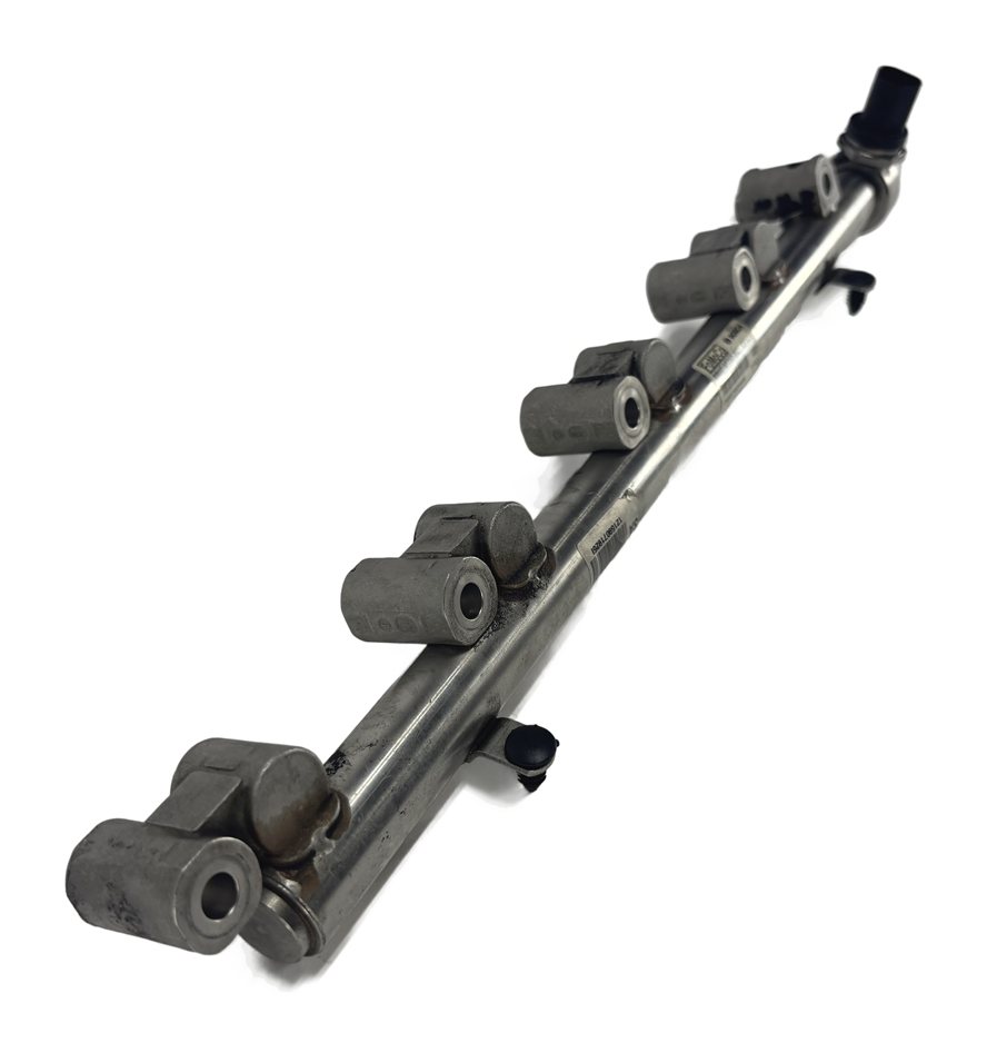 Thumbnail 4: 2012 RANGE ROVER EVOQUE L538 2.0L 204PT ENGINE FUEL RAIL w/PRESSURE SENSOR