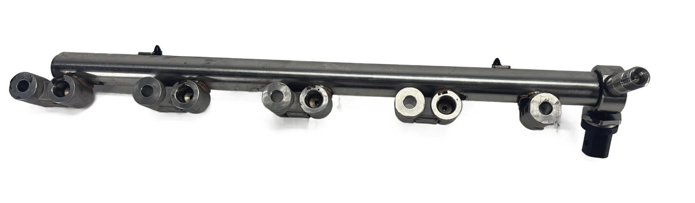 Thumbnail 6: 2012 RANGE ROVER EVOQUE L538 2.0L 204PT ENGINE FUEL RAIL w/PRESSURE SENSOR