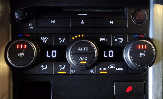 Thumbnail 2: 12-13 RANGE ROVER EVOQUE (L538) HEATER A/C TEMPERATURE CONTROL w/ HEATED SEAT