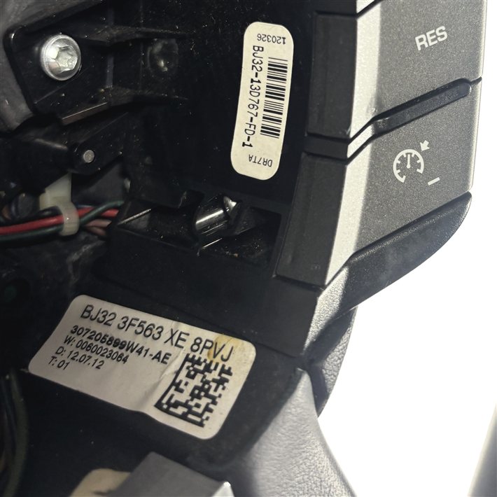 Thumbnail 11: 12-19 RANGE ROVER EVOQUE (L538) DRIVER HEATED SPORT STEERING w/ SWITCH BUTTONS