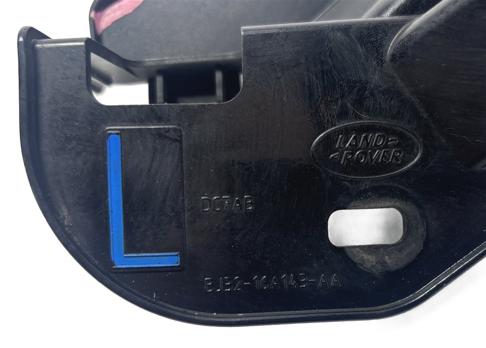 Thumbnail 8: 2012 RANGE ROVER EVOQUE L538 FRONT LEFT FENDER MOUNT SUPPORT BRACKET