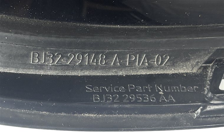 Thumbnail 9: 12 RANGE ROVER EVOQUE L538 REAR RIGHT D-PILLAR QUARTER TRIM (Black)