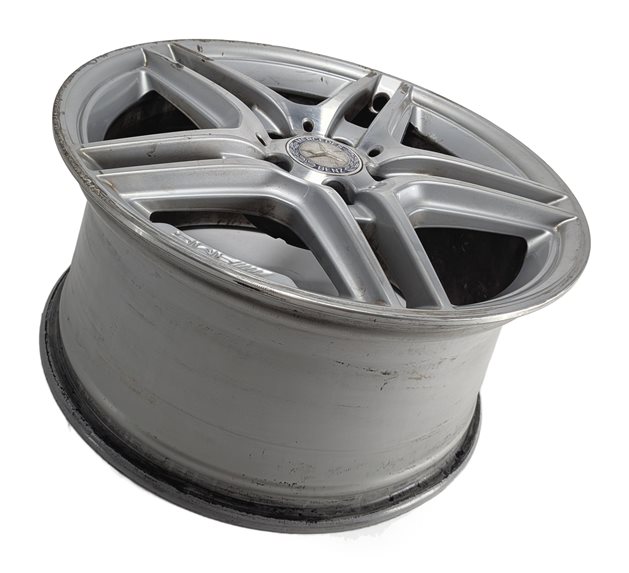 2011 MERCEDES E550 (W212) SEDAN REAR 18x9 10-SPOKE ALUMINUM AMG WHEEL RIM