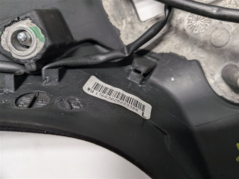 Thumbnail 7: 10-11 MERCEDES E350 E550 (W212) 3 SPOKE SPORT STEERING WHEEL (Black)