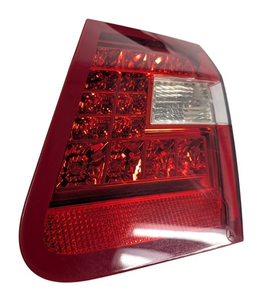 2010-2013 MERCEDES E300 E350 E400 E550 (W212) RIGHT INNER TAILLIGHT LIGHT LAMP