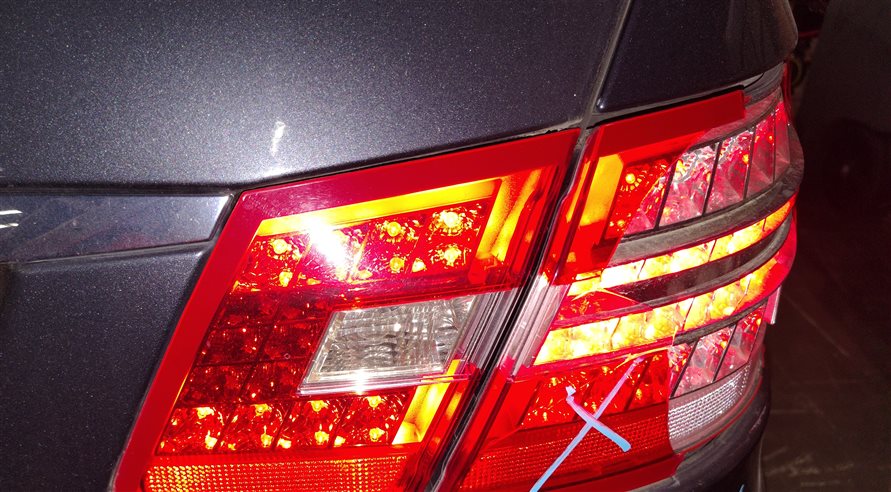 Thumbnail 2: 2010-2013 MERCEDES E300 E350 E400 E550 (W212) RIGHT INNER TAILLIGHT LIGHT LAMP