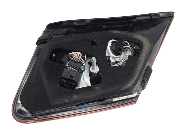 Thumbnail 4: 2010-2013 MERCEDES E300 E350 E400 E550 (W212) RIGHT INNER TAILLIGHT LIGHT LAMP