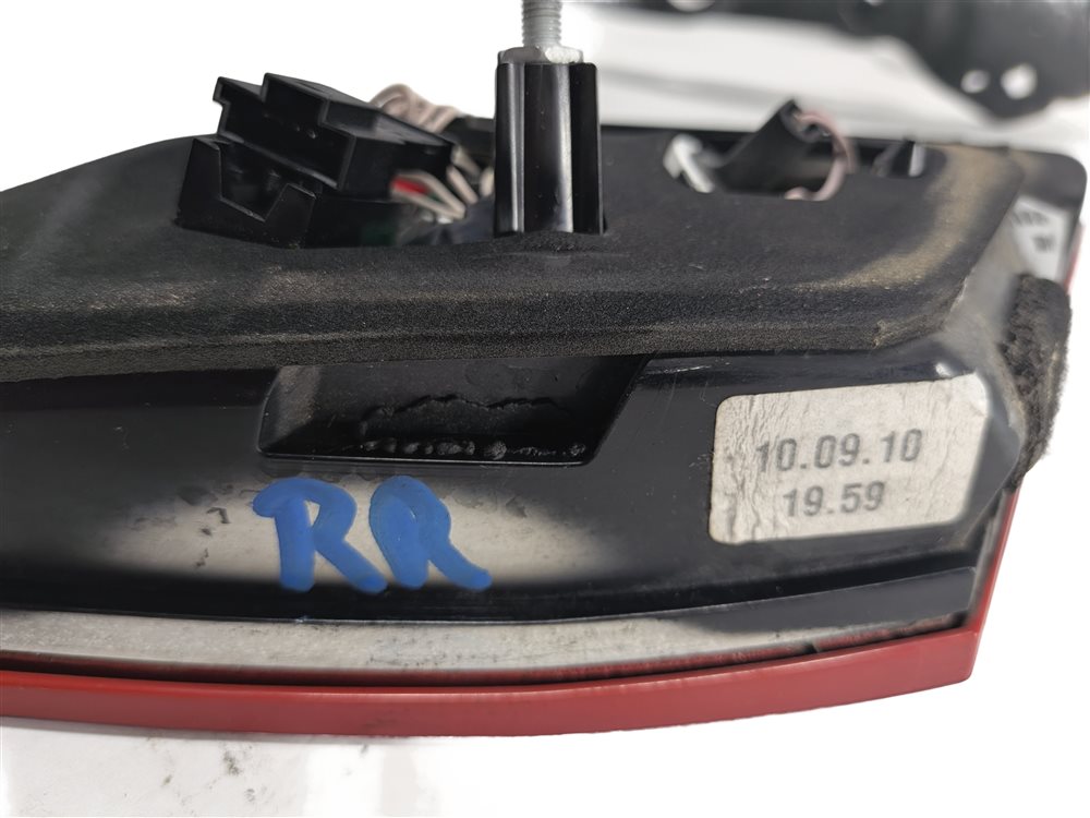 Thumbnail 5: 2010-2013 MERCEDES E300 E350 E400 E550 (W212) RIGHT INNER TAILLIGHT LIGHT LAMP