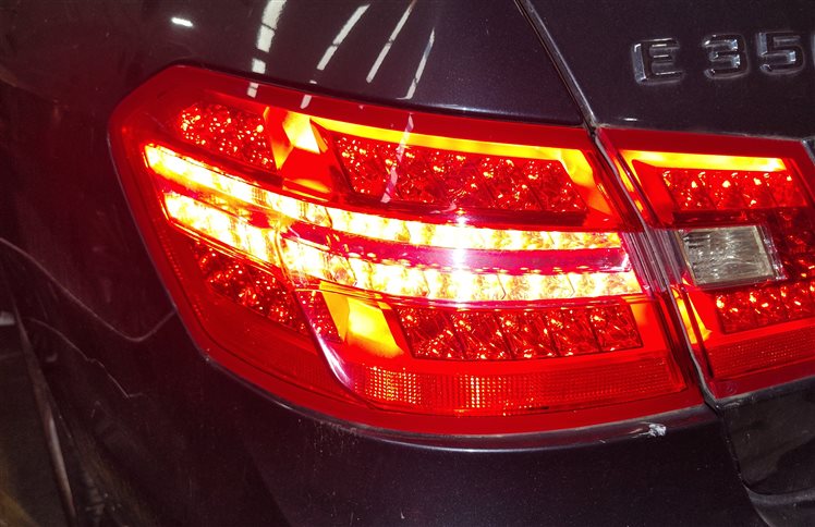 Thumbnail 2: 10-13 MERCEDES E-CLASS (W212) SEDAN LEFT REAR INNER TRUNK TAILLIGHT LIGHT LAMP