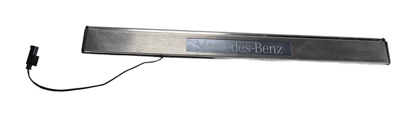 Thumbnail 2: 2011 MERCEDES E350 (W212) FRONT LEFT DRIVER ILLUMINATED DOOR SILL SCUFF PLATE