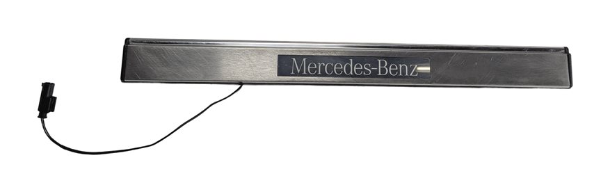 Thumbnail 3: 2011 MERCEDES E350 (W212) FRONT LEFT DRIVER ILLUMINATED DOOR SILL SCUFF PLATE