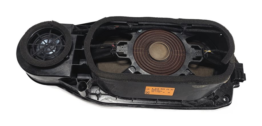 Thumbnail 4: 2011 MERCEDES E350 (W212) REAR DECK HARMAN KARDON SUBWOOFER SUB WOOFER SPEAKER