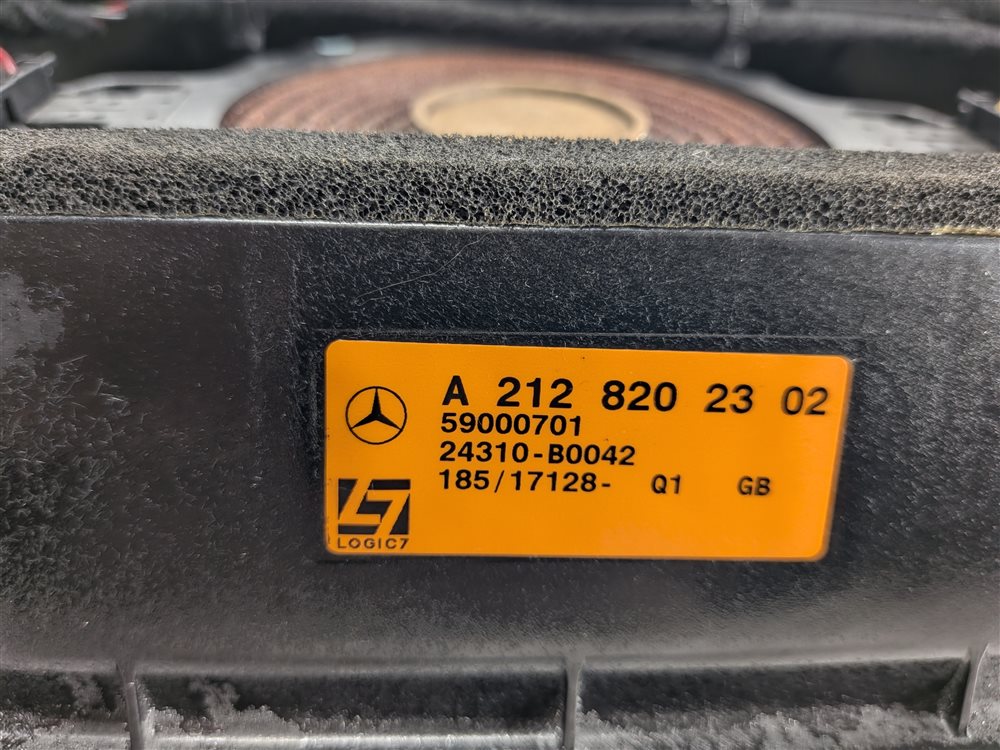 Thumbnail 5: 2011 MERCEDES E350 (W212) REAR DECK HARMAN KARDON SUBWOOFER SUB WOOFER SPEAKER