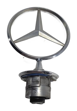 2011 MERCEDES E350 (W212) HOOD ORNAMENT STANDING STAR EMBLEM SPRING LOADED BASE