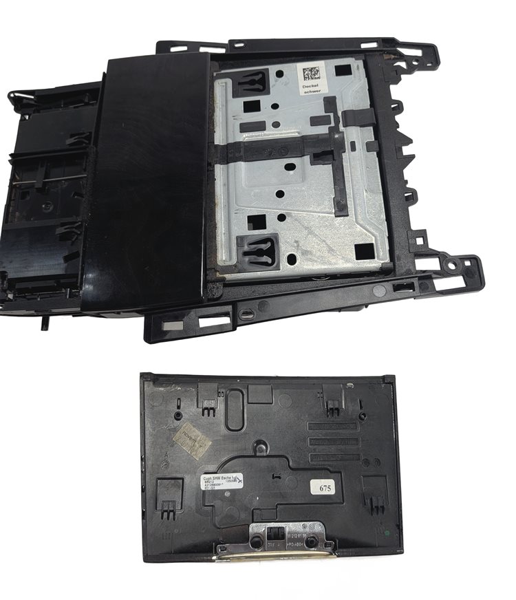 Thumbnail 8: 2011 MERCEDES E350 (W212) FRONT CENTER CONSOLE CUP HOLDER ASHTRAY ROLL TOP (Ash)