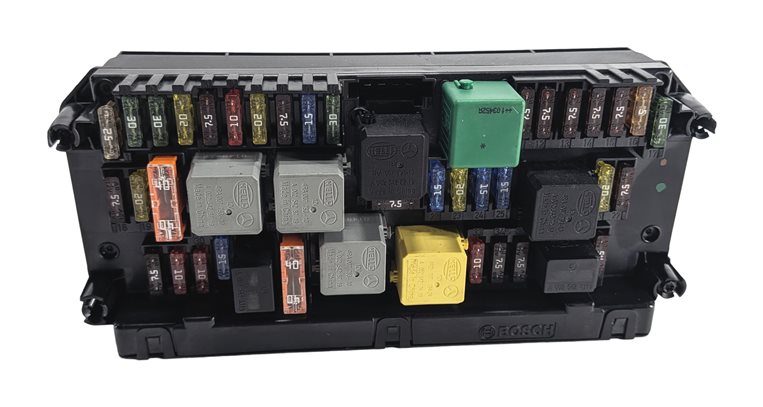 Thumbnail 2: 2011 MERCEDES E350 (W212) 3.5L FRONT SIGNAL ACQUISITION SAM MODULE FUSE BOX