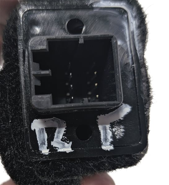 Thumbnail 6: 2011 MERCEDES E350 (W212) ILLUMINATED DOOR SILL PANEL RELAY CONTROL MODULE