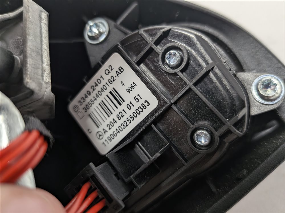 Thumbnail 7: 10-12 MERCEDES E350 E550 E63 AMG (W212) DRIVER STEERING WHEEL SRS AIRBAG (Black)