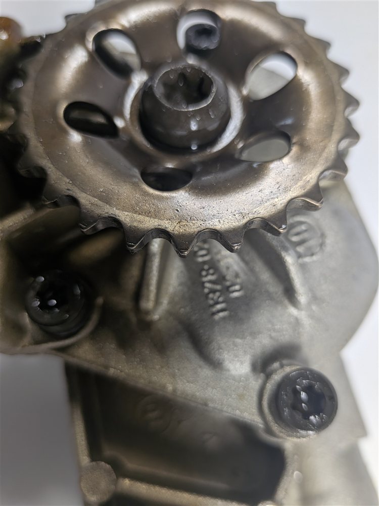 Thumbnail 7: 2011 MERCEDES E350 (W212) 3.5L (272.980) ENGINE OIL FLUID PUMP