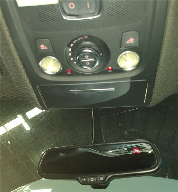 Thumbnail 2: 2015-2017 AUDI Q5 SQ5 (8R) FRONT ROOF DOME COURTESY LIGHT (Black)