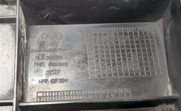 Thumbnail 4: 2014-2017 AUDI SQ5 (8R) FRONT UPPER RADIATOR GRILLE