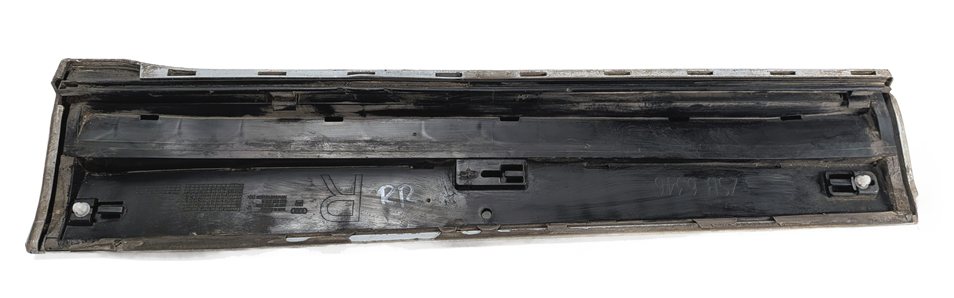 Thumbnail 3: 2014-2017 AUDI SQ5 (8R) REAR RIGHT DOOR LOWER MOLDING TRIM (White)