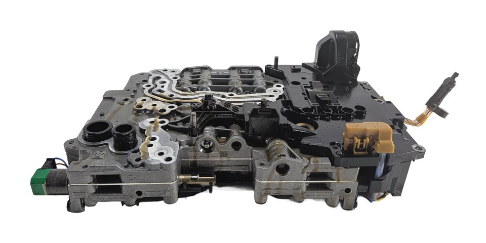 Thumbnail 2: 14-18 BMW 3 4 GT X3 X4 (F30 F32 F34) X-DRIVE 8HP-45 AUTO TRANSMISSION VALVE BODY