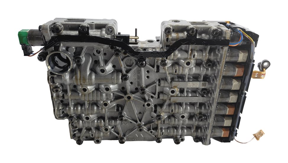 Thumbnail 4: 14-18 BMW 3 4 GT X3 X4 (F30 F32 F34) X-DRIVE 8HP-45 AUTO TRANSMISSION VALVE BODY