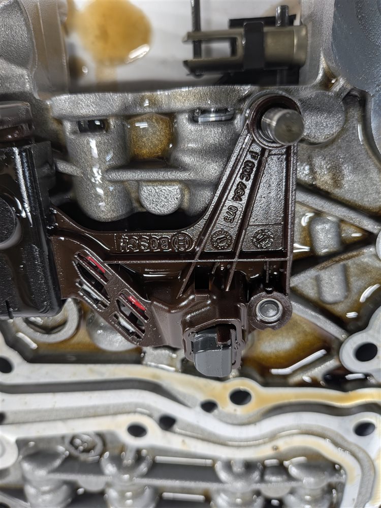 Thumbnail 9: 14-18 BMW 3 4 GT X3 X4 (F30 F32 F34) X-DRIVE 8HP-45 AUTO TRANSMISSION VALVE BODY