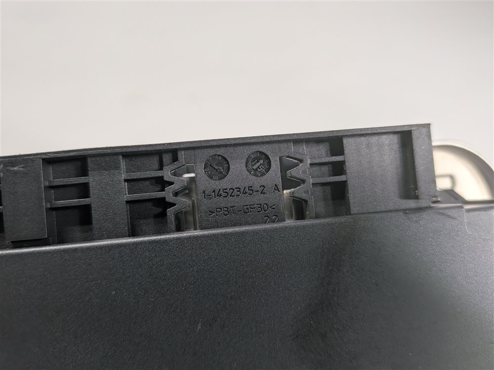 Thumbnail 7: 10-17 BMW 5 6 7 M5 X3 X4 (F06 F10 F12 F25 F26) FRM III BODY LIGHT CONTROL MODULE