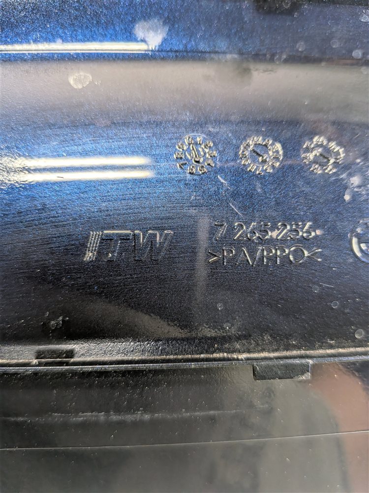 Thumbnail 3: 11-17 BMW X3 (F25) FUEL TANK FILLER DOOR LID TRIM COVER (Blue)
