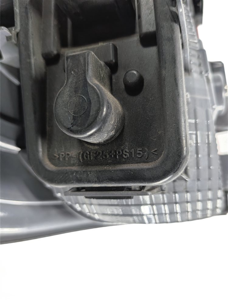 Thumbnail 8: 2011-2017 BMW X3 (F25) REAR RIGHT PASSENGER OUTER TAILLIGHT BRAKE LIGHT LAMP