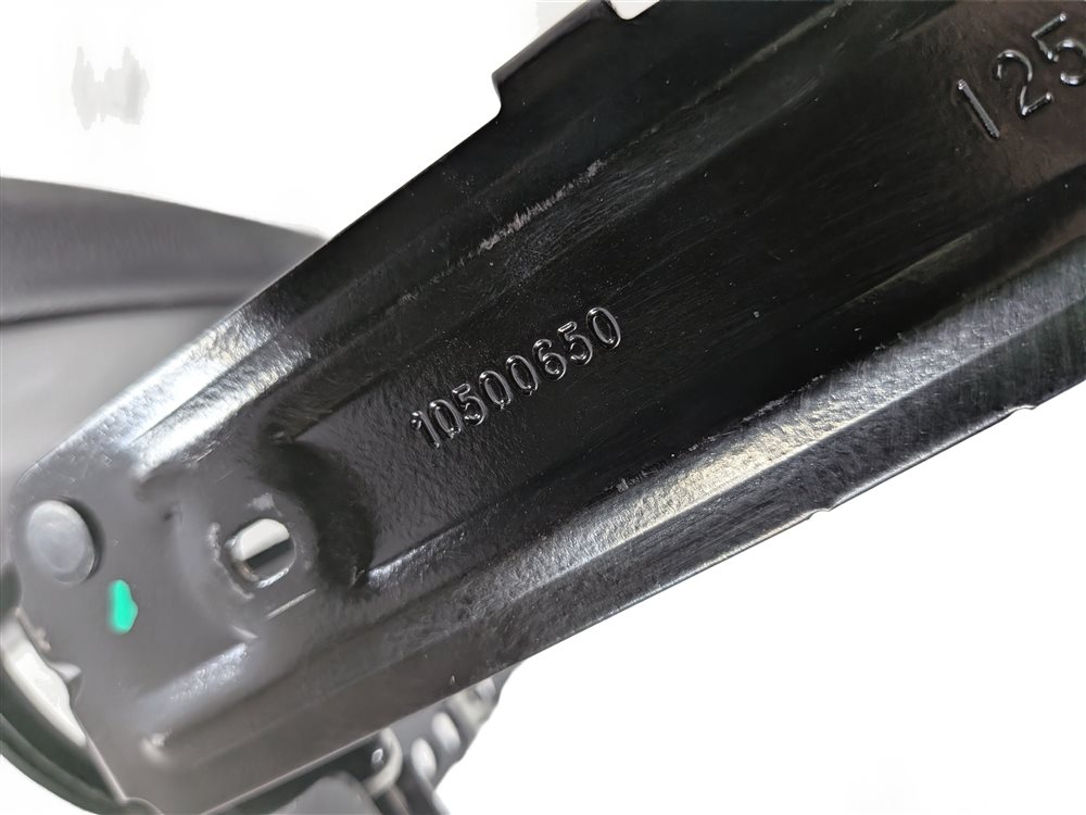 Thumbnail 5: 11-18 BMW X3 X4 F25 F26 FRONT CENTER CONSOLE ARMREST LID (Black)