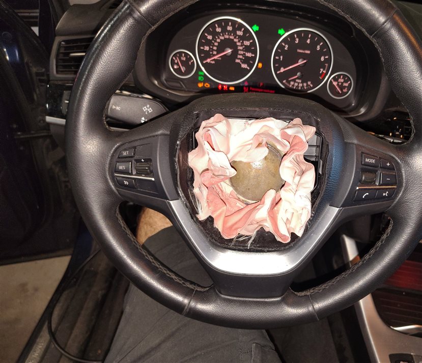 Thumbnail 2: 2011-2018 X3 X4 F25 F26 DRIVER SPORT STEERING WHEEL (Black)