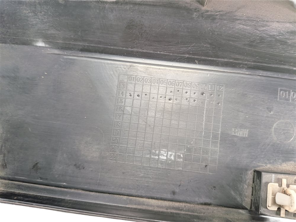 Thumbnail 8: 11-18 BMW X3 X4 (F25 26) REAR RIGHT LOWER DOOR MOULDING TRIM (w/o M or X-LINE)