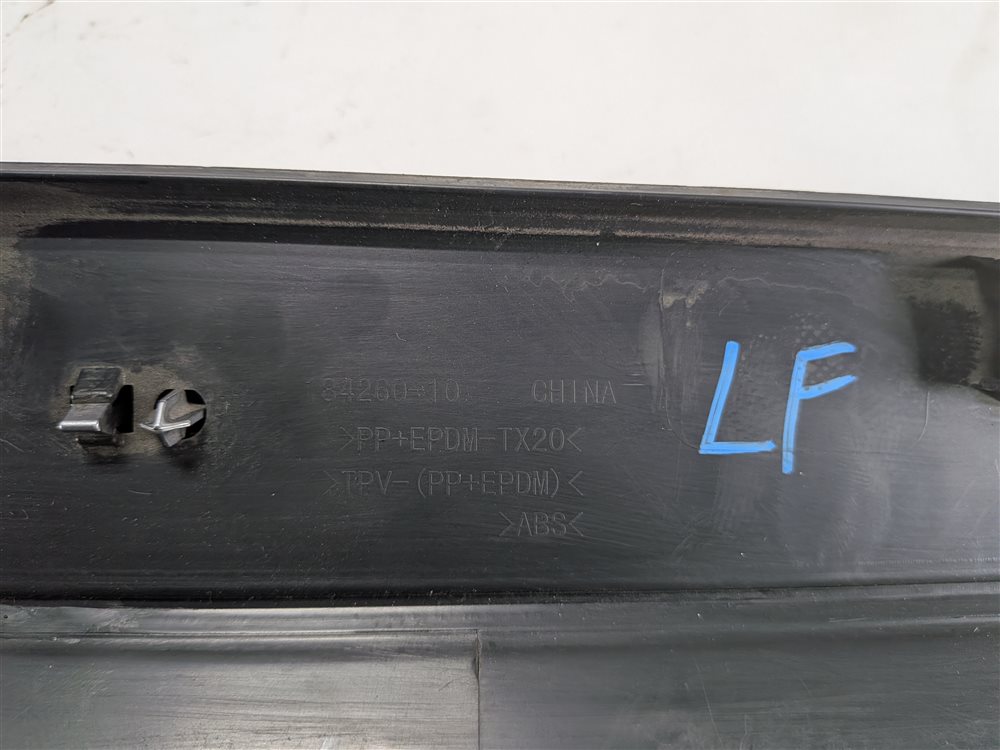 Thumbnail 5: 11-18 BMW X3 X4 (F25 26) FRONT LEFT LOWER DOOR MOULDING TRIM (w/o M or X-LINE)
