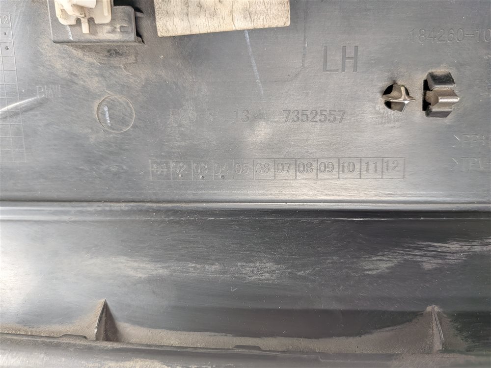 Thumbnail 7: 11-18 BMW X3 X4 (F25 26) REAR LEFT LOWER DOOR MOULDING TRIM (w/o M or X-LINE)