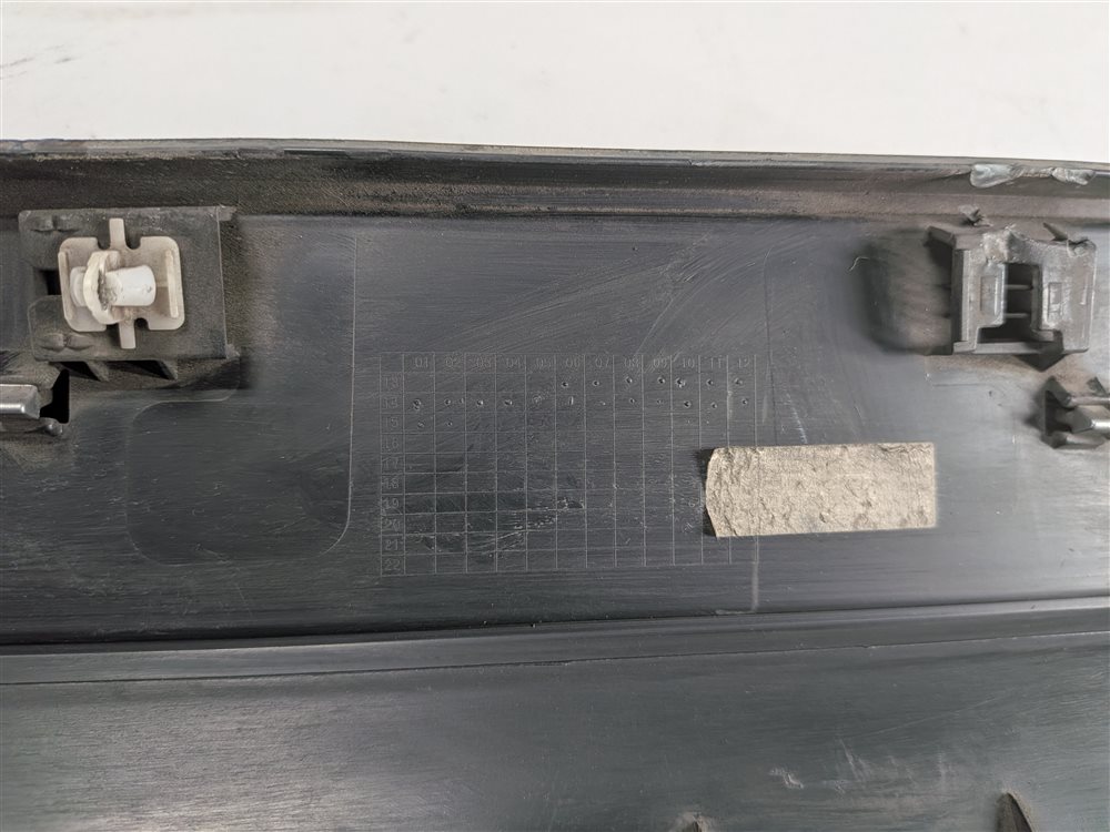 Thumbnail 6: 11-18 BMW X3 X4 (F25 26) FRONT RIGHT LOWER DOOR MOULDING TRIM (w/o M or X-LINE)