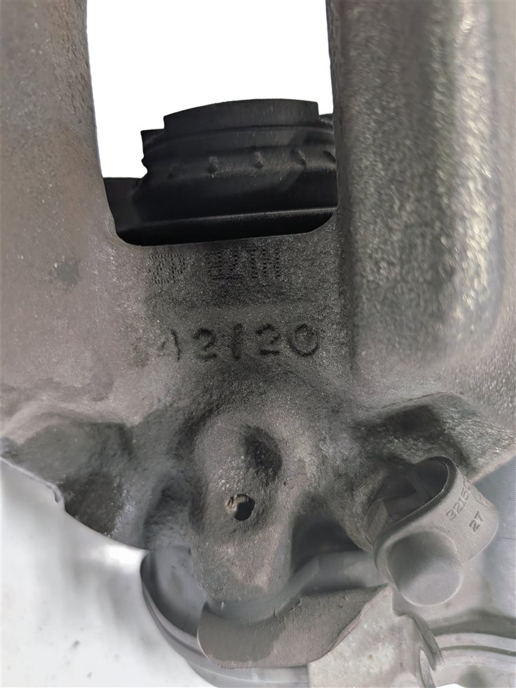 Thumbnail 8: 11-18 BMW X3 X4 (F25 F26) REAR RIGHT PASSENGER DISC BRAKE CALIPER w/ ACTUATOR