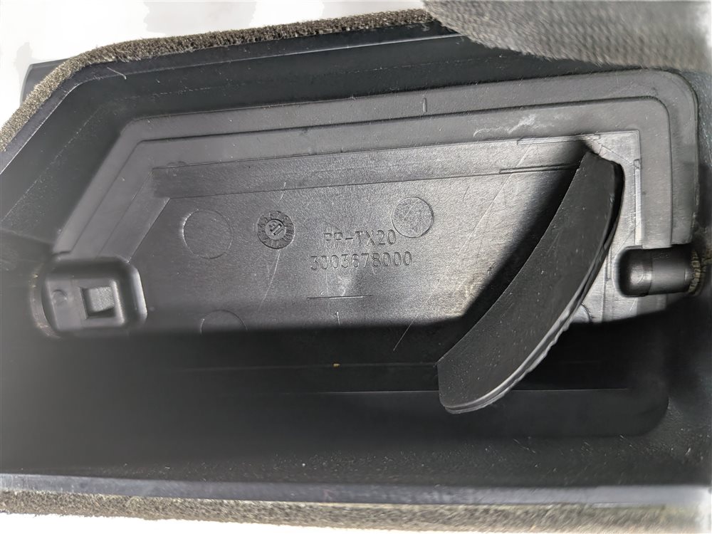 Thumbnail 7: 2016 BMW X3 (F25) FRONT CENTER DASH HEAT AIR AC VENT w/HAZARD SWITCH (Black)
