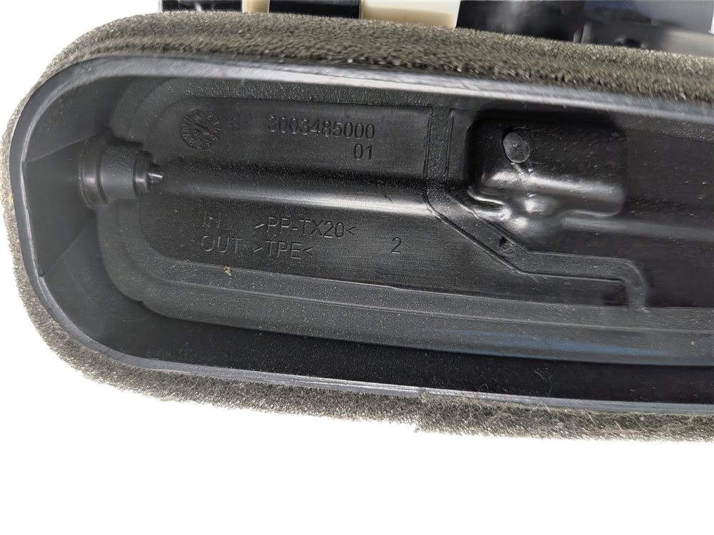 Thumbnail 5: 2016 BMW X3 (F25) REAR CENTER CONSOLE HEAT AIR AC VENT OUTLET (Black)