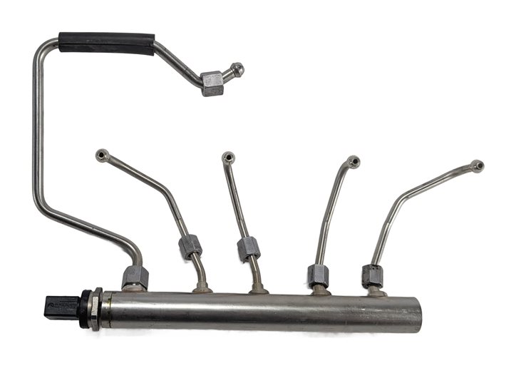 Thumbnail 4: 2016 BMW X3 (F25) 2.0L (N20) ENGINE FUEL INJECTOR RAIL w/LINES