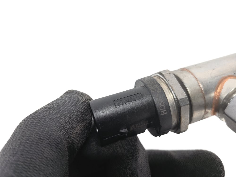 Thumbnail 6: 2016 BMW X3 (F25) 2.0L (N20) ENGINE FUEL INJECTOR RAIL w/LINES