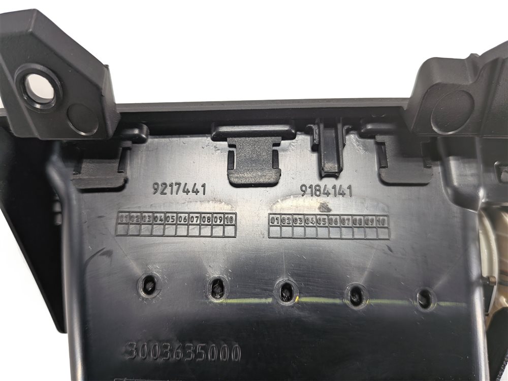 Thumbnail 6: 2016 BMW X3 (F25) FRONT LEFT DRIVER DASH HEAT AIR AC VENT (Black)