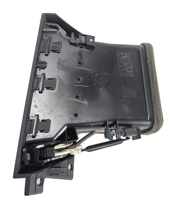 Thumbnail 4: 2016 BMW X3 (F25) FRONT RIGHT PASSENGER DASH HEAT AIR AC VENT (Black)