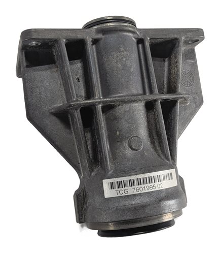 2016 BMW X3 (F25) FRONT DIFFERENTIAL AXLE SHAFT SUPPORT CARRIER BEARING BRACKET