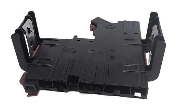 Thumbnail 3: 2010 BMW 535IGT (F07) 3.0L REAR POSITIVE BATTERY TERMINAL JUNCTION BOX BLOCK
