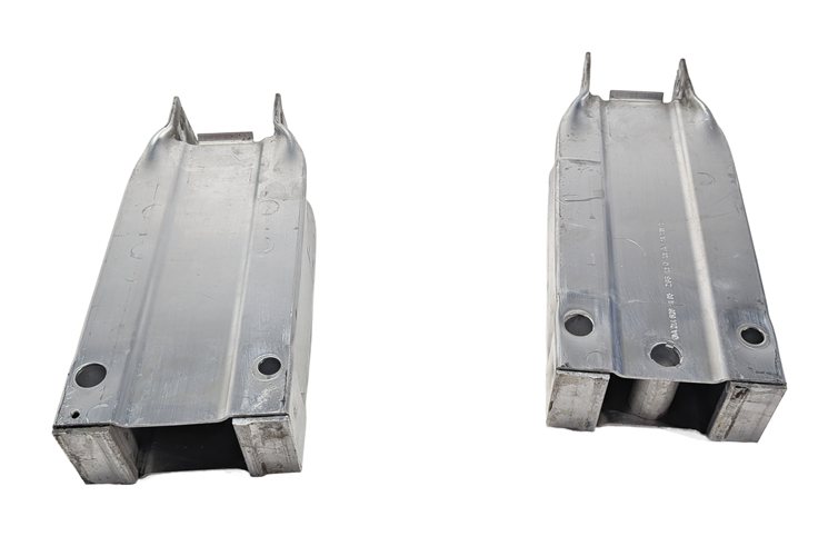 Thumbnail 2: 13-15 MERCEDES GLK250 GLK350 X204 FRONT BUMPER REINFORCEMENT BAR BRACKET SET/2